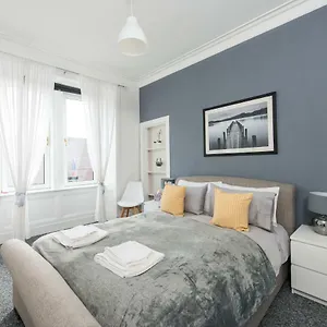 https://the-roseburn-apartment.edinburghhotelsuk.org